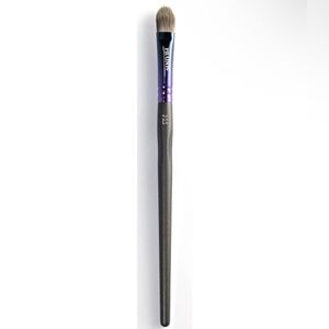 ✨ P25 Shadow Brush - Prados Beauty Artistry Brush ✨